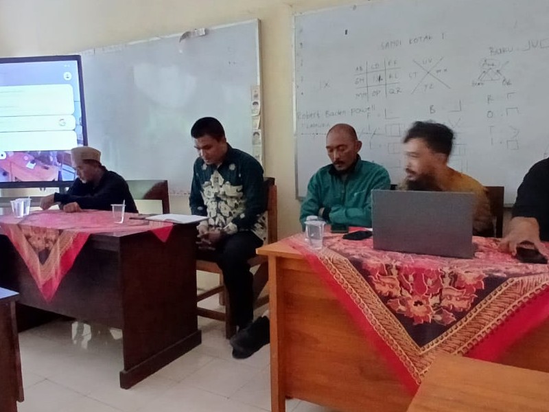 RAPAT WALI MURID